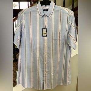 Mens NEW Size Large Shirt.   #1098
